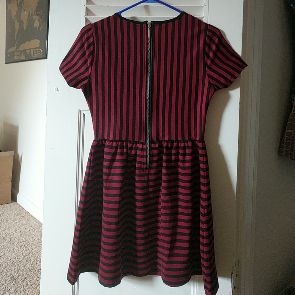 A-line dress in red and black stripes - Picture 3 of 3